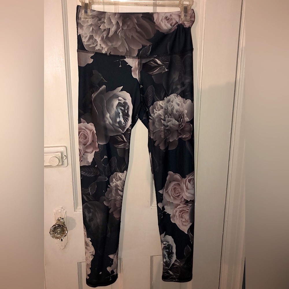 Noli yoga pants size small